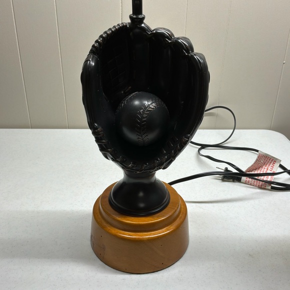 Pottery Barn Teen Baseball Glove Table Lamp - Picture 6 of 9